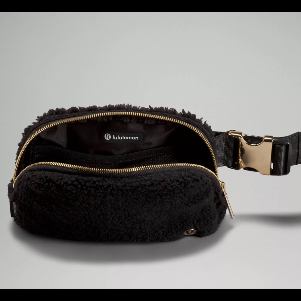 ❌ SOLD ❌ Lululemon Fleece Everywhere Belt Bag